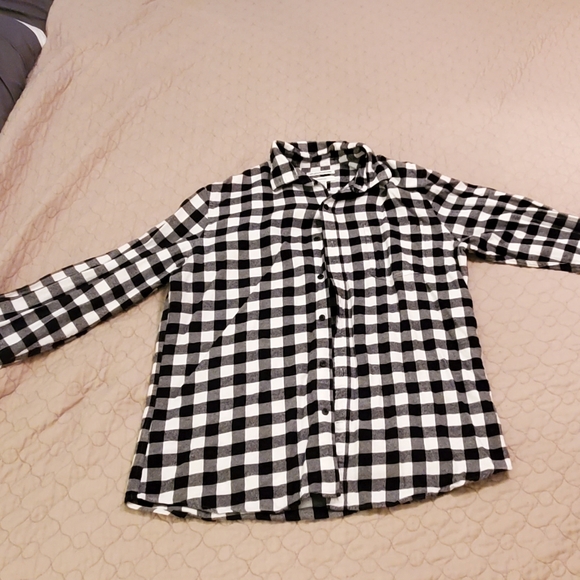 Amazon essentials plaid button up - Picture 3 of 3